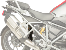 Load image into Gallery viewer, Maier Rear Splash Guard - Stealth Black 05876-20 - Side View