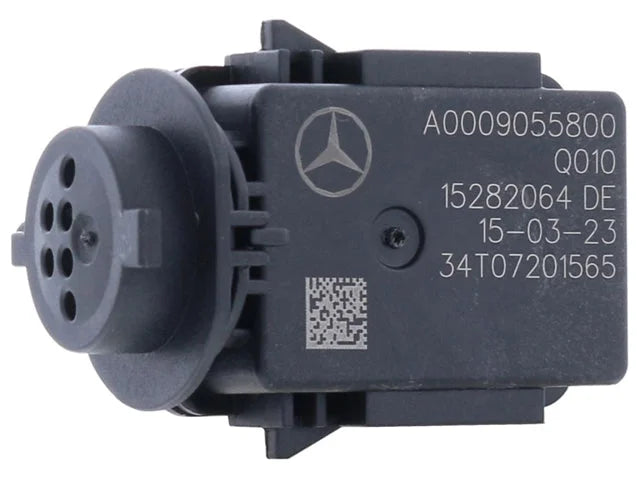 Mercedes-Benz Nitrogen Oxide Sensor A0009055800 - Side View