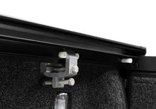 Load image into Gallery viewer, Retrax 17-18 Super Duty F-250-350 Short Bed RetraxONE XR - Additional View 6