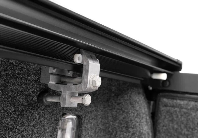 Retrax 17-18 Super Duty F-250-350 Short Bed RetraxPRO XR - Additional View 6