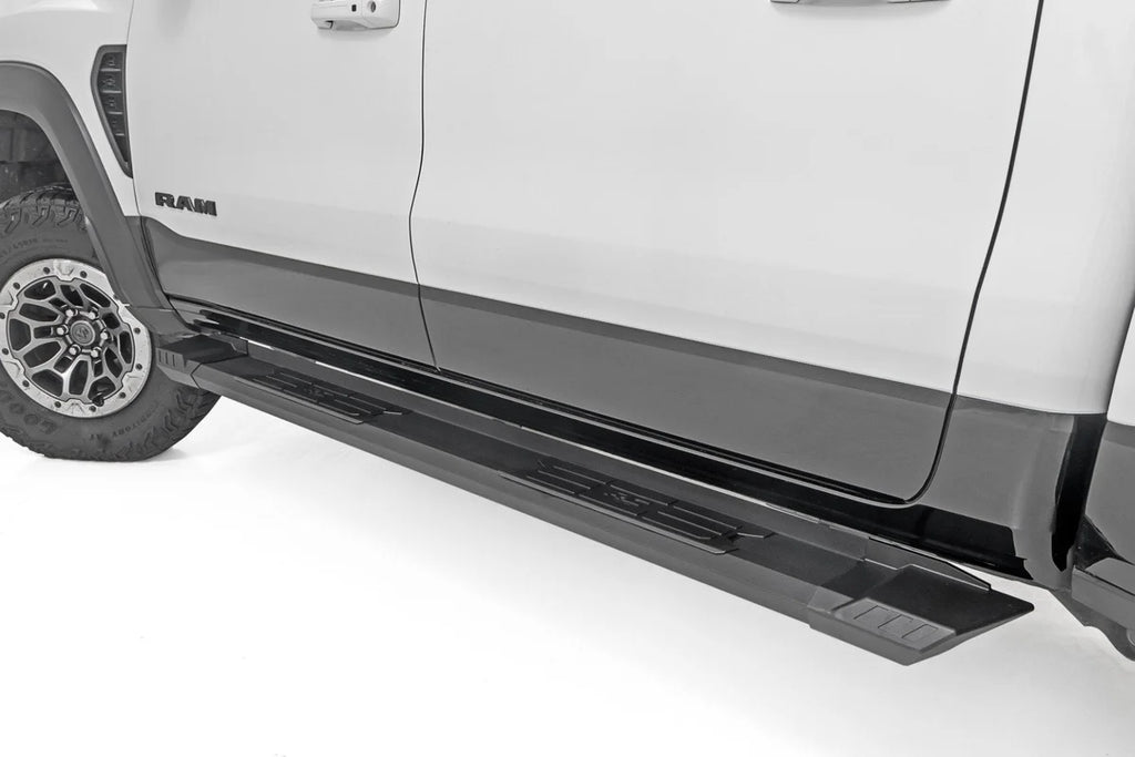 Rough Country HD2 Aluminum Running Boards | Crew Cab | Ram 1500 (19-25)/1500 TRX (21-24) SRB01950A - Back View