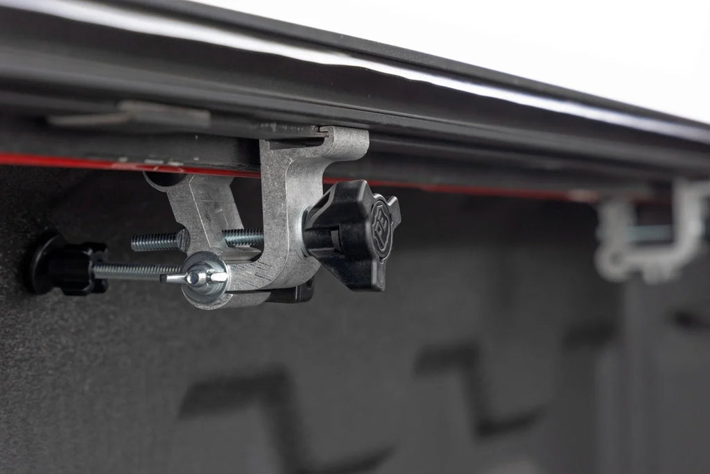 Rough Country Retractable Bed Cover | 5'10" Bed | Chevy/GMC 1500 (19-24) 46120581A - Additional View 5