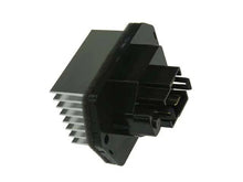 Load image into Gallery viewer, URO Parts Blower Motor Resistor JGN100011 - Detail View