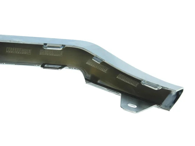 URO Parts Moulding 212-885-28-74 - Installation View