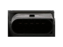 Load image into Gallery viewer, VDO Air Mass Sensor 5WK9613Z - Installation View