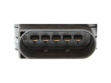Load image into Gallery viewer, VDO Air Mass Sensor 5WK9638Z - Installation View