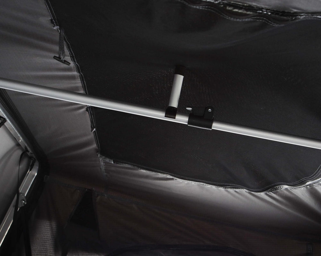 18089901 Bushveld hard shell roof top tent Overland Vehicle Systems