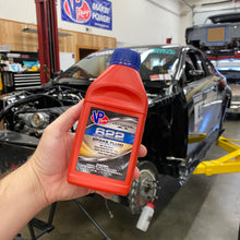 Load image into Gallery viewer, 2551_BRAKE FLUID_LIFESTYLE04.jpg