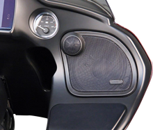 Load image into Gallery viewer, 400 W 2-Channel Amplifier/Speaker Kit - '15-'23 FLTRX/FLTRU/RG3 J&amp;M RKT6-400HR15 - Installation View