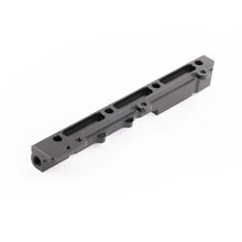 Load image into Gallery viewer, AEM 99-00 Honda Civic Si Black Fuel Rail - Additional View 7