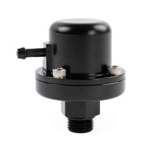 Load image into Gallery viewer, AEM AN6 ORB 40-100psi Fuel Pulse Damper - Installation View