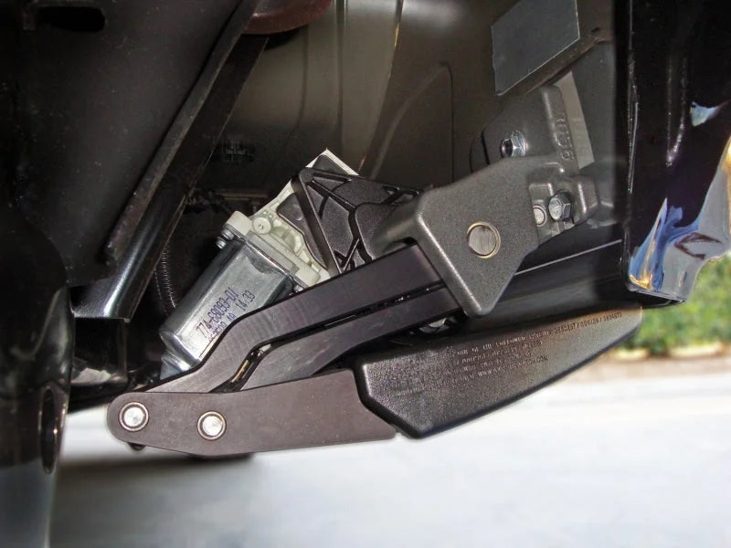 AMP Research PowerStep Plug N Play - Black fits 2013-2015 Ram 1500, 2500, 3500 - Additional View 5