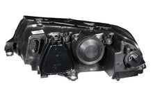 Load image into Gallery viewer, ANZO 2001-2005 Volkswagen Passat Projector Headlights w/ Halo Black - Detail View