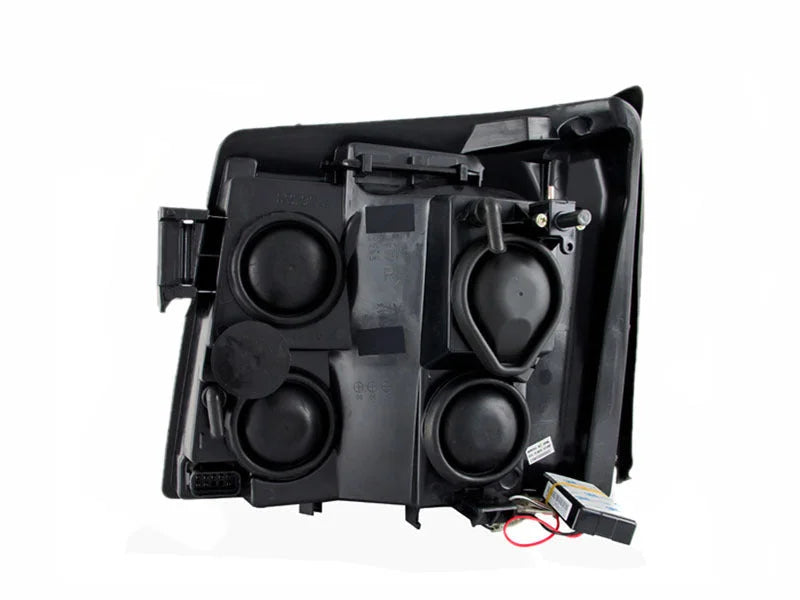 ANZO 2003-2006 Cadillac Escalade Projector Headlights w/ Halo Chrome (CCFL) (HID Compatible) - Detail View