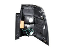 Load image into Gallery viewer, ANZO 2007-2014 Ford Expedition LED Taillights Black - Detail View