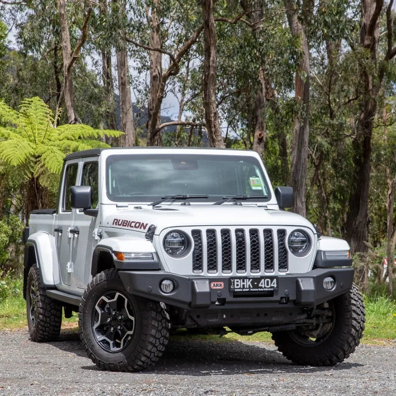 ARB 87-96 Jeep Wrangler YJ/ 97-06 Jeep Wrangler TJ Multi-fit Winch Bumper - Installation View