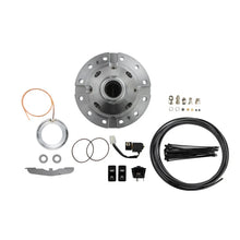 Load image into Gallery viewer, ARB Airlocker 10.5In 40 Spl Ff Gm 14 Bolt S/N - Installation View