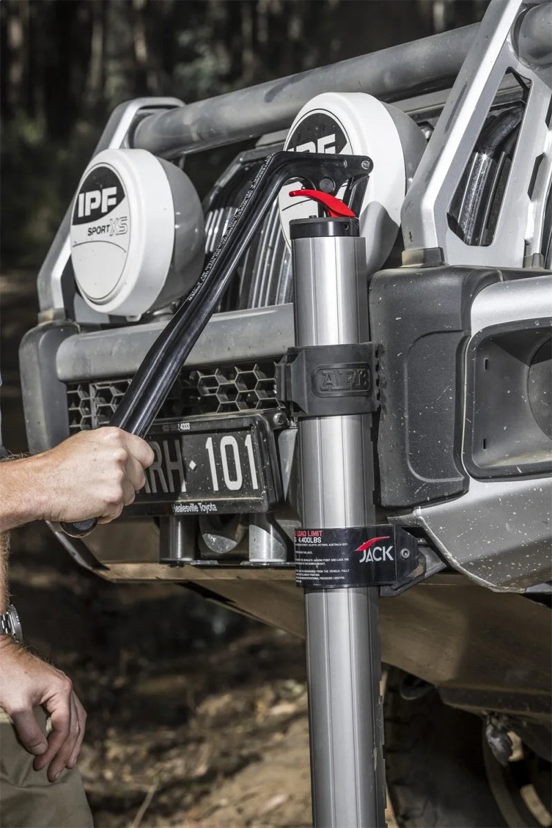 ARB Hydraulic Recovery Jack - Installation View