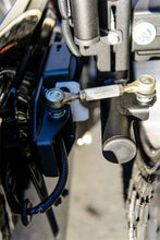 Load image into Gallery viewer, ARB W/T/Carrier Suit 5650360/370 Jk - Additional View 5