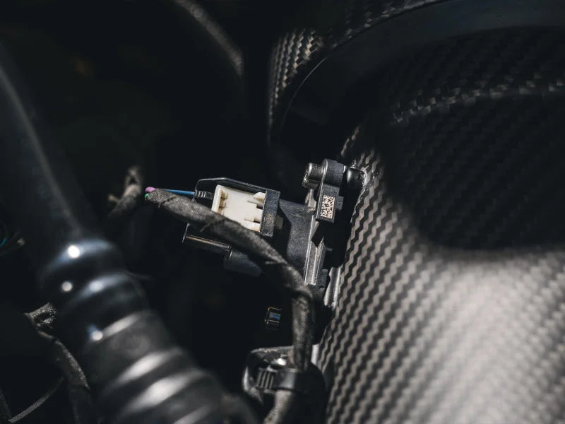 AWE Tuning 24-26 Ford S650 Mustang GT/Dark Horse S-FLO Carbon Intake - Side View