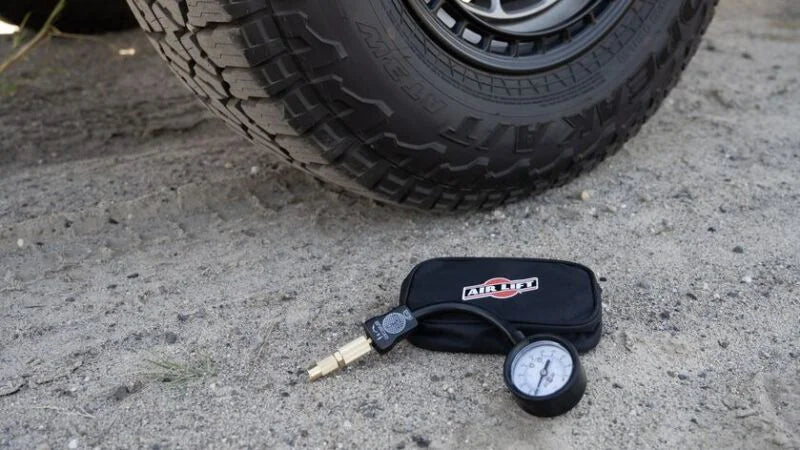 Air Lift Analog Pressure Gauge - Side View