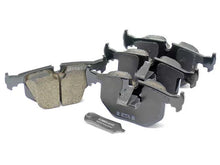 Load image into Gallery viewer, Akebono EURO Brake Pad Set EUR 683 - Back View