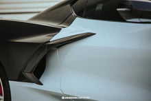 Load image into Gallery viewer, Anderson Composites 20-21 Chevrolet Corvette C8 Stingray Carbon Fiber Side Scoops - Installation View