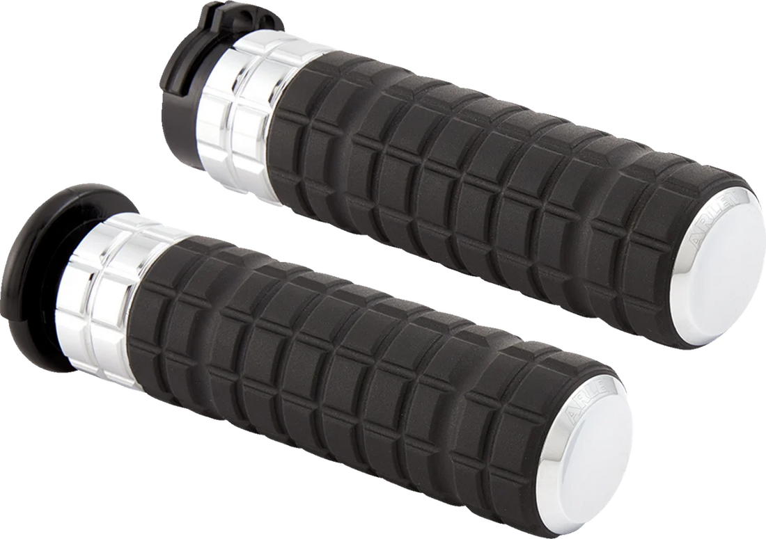 Arlen Ness Grips - SpeedLiner - TBW - Black 500-002 - Detail View