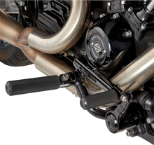 Load image into Gallery viewer, Arlen Ness Mid Controls - Chrome - FLT '00-'07 420-142 - Side View