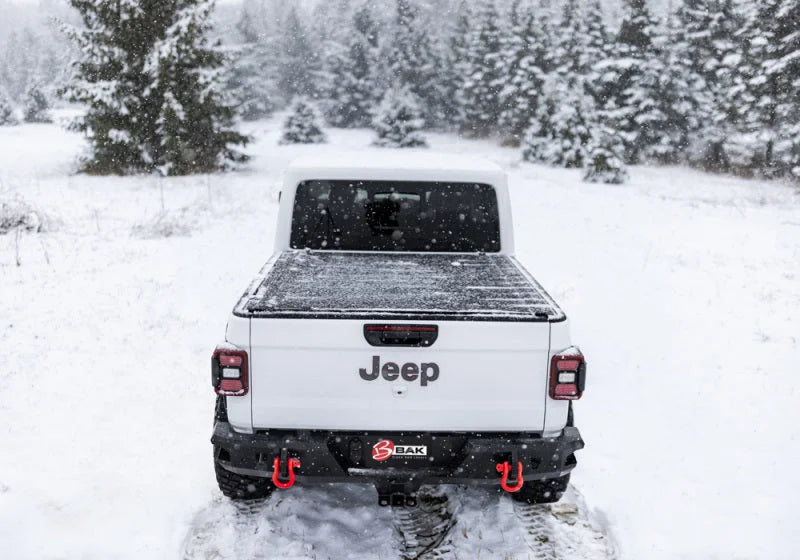 BAK 20-21 Jeep Gladiator Revolver X4s 5ft Bed Cover - Side View