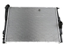 Load image into Gallery viewer, BEHR Radiator CR 1089 000P - Main Product View
