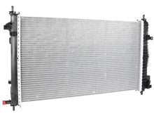 Load image into Gallery viewer, BEHR Radiator CR 1098 000P - Side View
