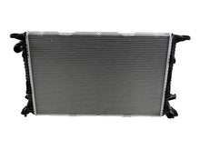 Load image into Gallery viewer, BEHR Radiator CR 911 000P