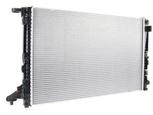 Load image into Gallery viewer, BEHR Radiator CR 960 000S - Side View