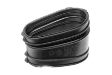 Load image into Gallery viewer, BMW Intake Boot 13-71-7-577-460