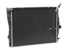 Load image into Gallery viewer, BMW Radiator 17-11-7-537-292