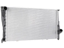 Load image into Gallery viewer, BMW Radiator 17-11-7-558-480 - Main Product View