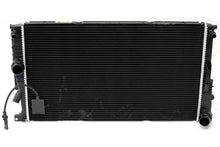 Load image into Gallery viewer, BMW Radiator 17-11-8-672-106