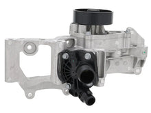Load image into Gallery viewer, BMW Thermostat 11-51-8-601-366 - Back View