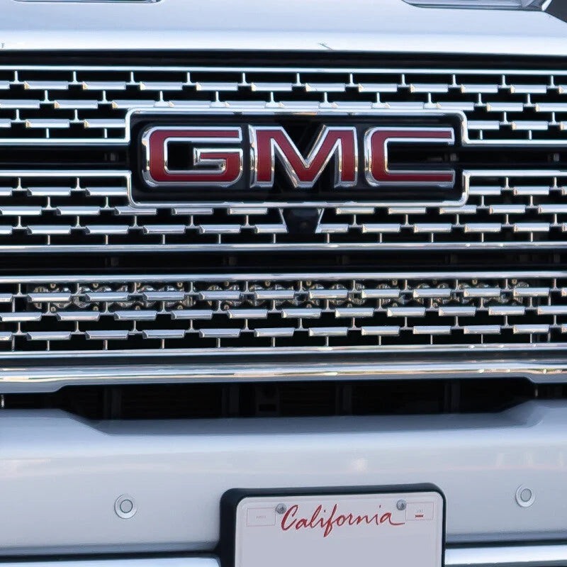 Baja Designs 2020+ GMC 2500/3500 30in Grille LED Light Bar Kit S8 Driving Combo - Detail View