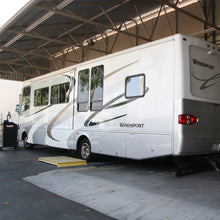 Load image into Gallery viewer, Banks Power 11-14 Ford 6.8L MH-A (L-Exit) PowerPack System - Installation View