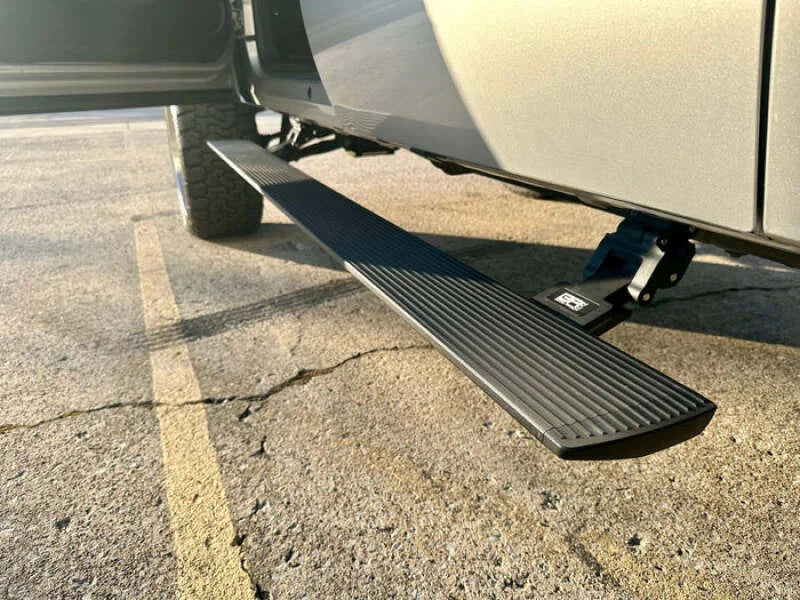 Body Armor 4x4 14-18 GM Silverado/Sierra 1500/2500/3500 (Gas Only) E-Power Board Steps - Black - Installation View