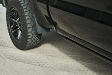 Load image into Gallery viewer, Body Armor 4x4 19-24 GM 1500/2500/3500 Crew Cab (Excl. Classic) E-Power Board Steps - Black - Additional View 5