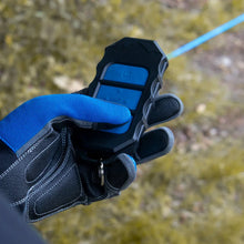 Load image into Gallery viewer, Borne Off-Road 10K Winch - Blue Synthetic Rope - Additional View 7