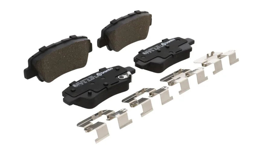 Brembo OE 21-23 Hyundai Kona/19-24 Kona Electric/19-21 Veloster Low-Met Brake Pad - Rear - Installation View
