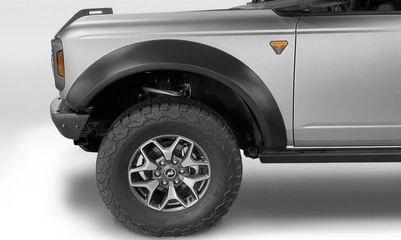 Bushwacker 2021+ Ford Bronco 4-Door Extend-A-Flares 4pc - Black - Installation View