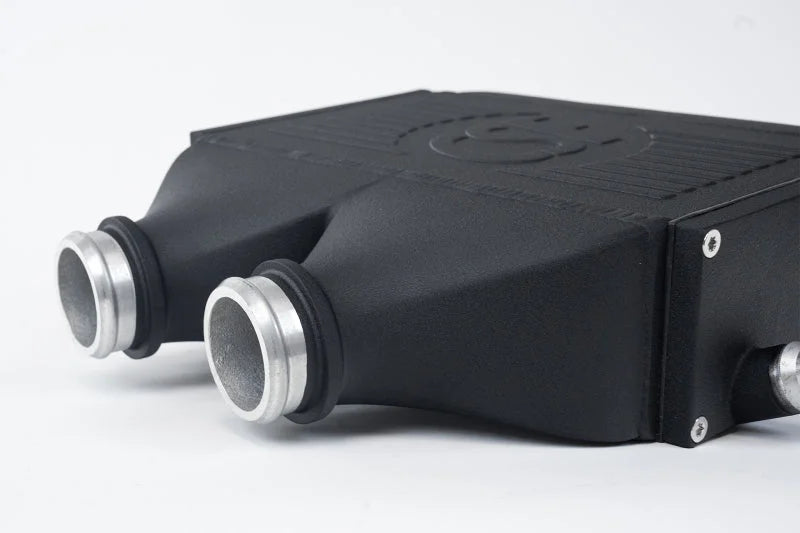 CSF 2014+ BMW M3/M4 (F8X) Top Mount Charge-Air-Cooler - Crinkle Black - Additional View 6