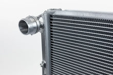 Load image into Gallery viewer, CSF Porsche 955/957 Cayenne / Audi Q7 / VW Touareg Heavy-Duty Performance Radiator - Side View