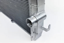 Load image into Gallery viewer, CSF Porsche 955/957 Cayenne / Audi Q7 / VW Touareg Heavy-Duty Performance Radiator - Additional View 5