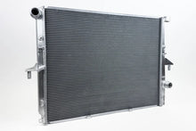 Load image into Gallery viewer, CSF Porsche 955/957 Cayenne / Audi Q7 / VW Touareg Heavy-Duty Performance Radiator - Additional View 9